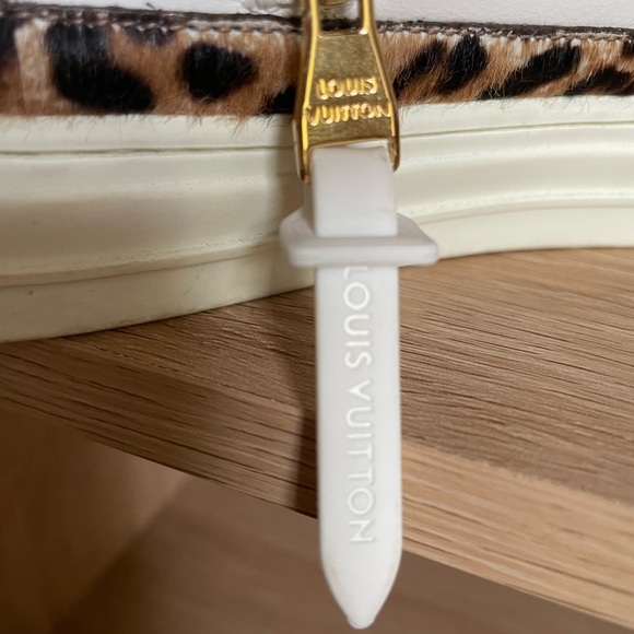 Authentic Louis Vuitton cheetah print high tops size 37 = 7 - Picture 7 of 10